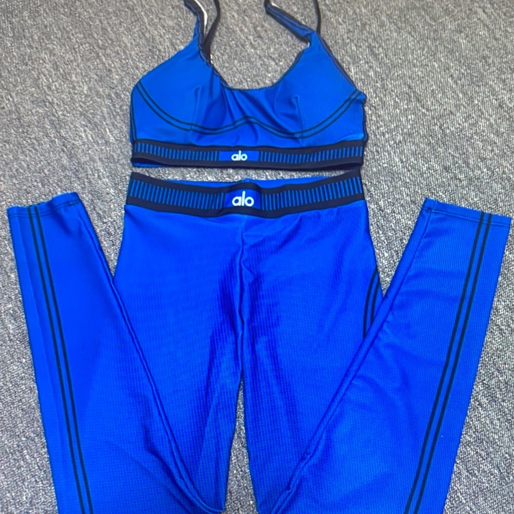 ALO Yoga Bright Blue Sports Bra with Black Trim Size L